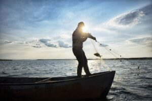 خبير يحث على الصيد الصديق للبيئة في تركيا لخفض انبعاثات الكربون
