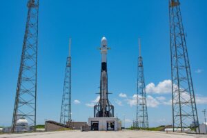 ستطلق SpaceX 23 قمرًا صناعيًا من Starlink من فلوريدا اليوم بعد تأخير رحلة رواد الفضاء Crew-8