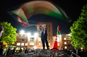 النازحون من غزة يشكرون الطلاب الأمريكيين على الاحتجاجات المؤيدة للفلسطينيين