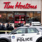 يواجه الرجل تهمة محاولة القتل في طعن ضابط شرطة تورونتو