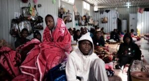 تقرير للأمم المتحدة: انتهاكات قاسية للمهاجرين وطالبي اللجوء في ليبيا تشمل الاستعباد والاتجار بالبشر