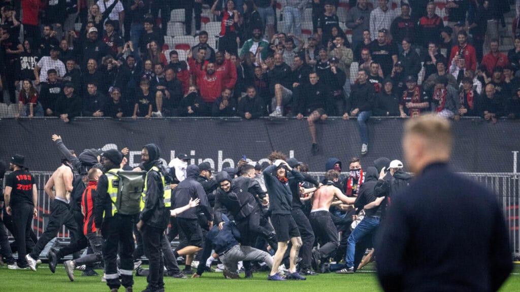 اشتباكات عنيفة بين مشجعين في باريس تخلف اعتقالات وإصابات خطيرة قبل نهائي كأس فرنسا