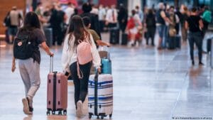 على الرغم من التوترات العالمية، لا تتخلى عن إجازة الصيف بل قم بالتخطيط لها بذكاء!