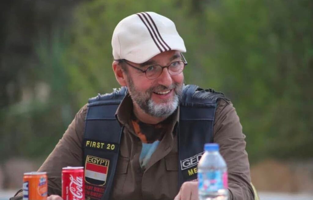 نقل الفنان محمد مرزبان إلى جهاز التنفس الاصطناعي إثر تعرضه لحادث خطير.. التفاصيل في المصدر