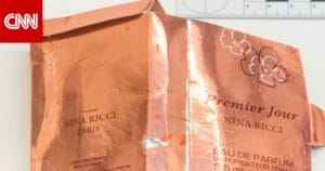 قدم لحبيبته هدية ظنها عطراً فاخراً، ولكنها كانت تحتوي على سم قاتل