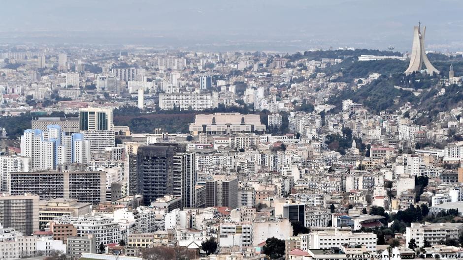 مقتل وإصابة ثلاثين شخصا في حريق بدار للأيتام في الجزائر
