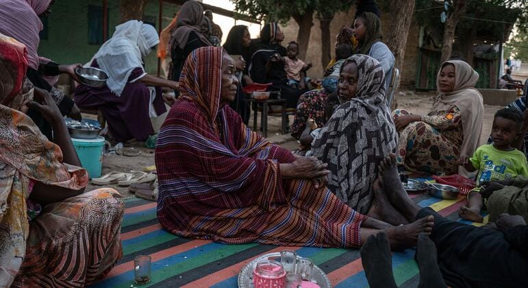 السودان - نزوح 200 ألف شخص مع اشتداد القتال والفيضانات المدمرة