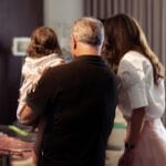 الملك والملكة الأردنيان يحتفلان بحفيدتيهما تاليا ورانيا