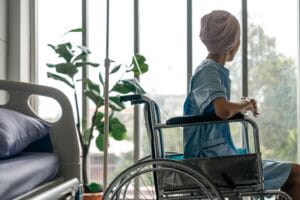 ممثلة شهيرة تفاجئ جمهورها بإعلان إصابتها بالسرطان ..إليك التفاصيل | البوابة