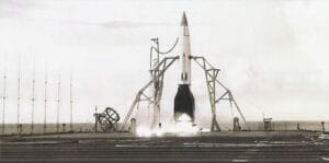 في مثل هذا اليوم في الفضاء! 6 سبتمبر 1947: أطلقت البحرية الأمريكية أول صاروخ V-2 في البحر في تجربة صاروخية باليستية