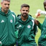 لاعب ساحل العاج الدولي السابق يايا توريه أول مدرب أفريقي يقود فريقا في دوري أبطال أوروبا