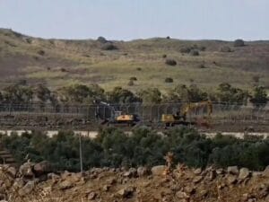 الاحتلال الإسرائيلي يستأنف أعمال مشروع «سوفا 53» غرب قرية العشة بريف القنيطرة - صحيفة الحرية