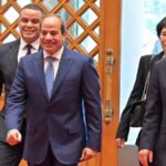 رواج لقطة من استقبال السيسي في كوريا وردود فعل مرافقيه